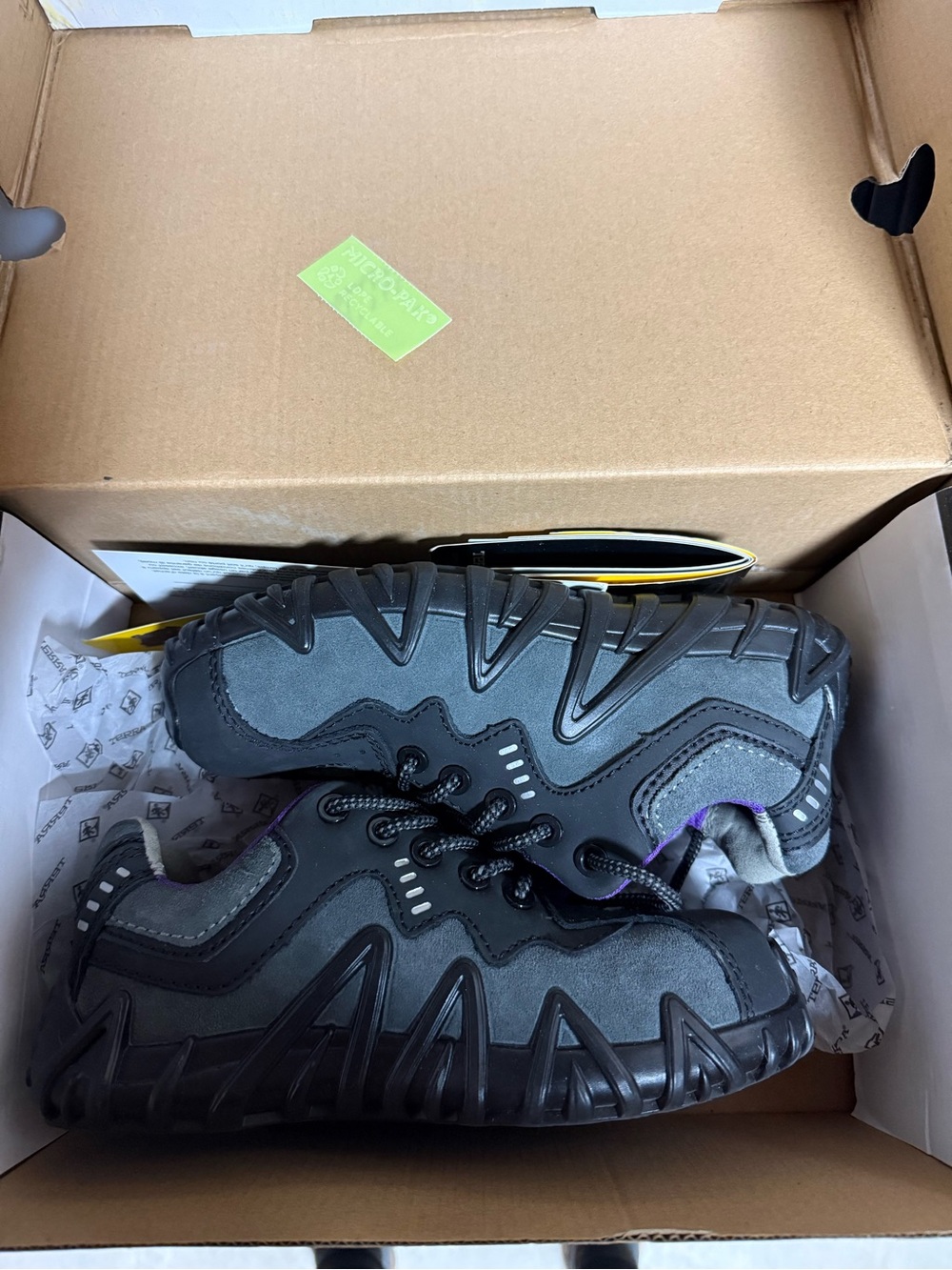 Women’s Steel-toe Shoes